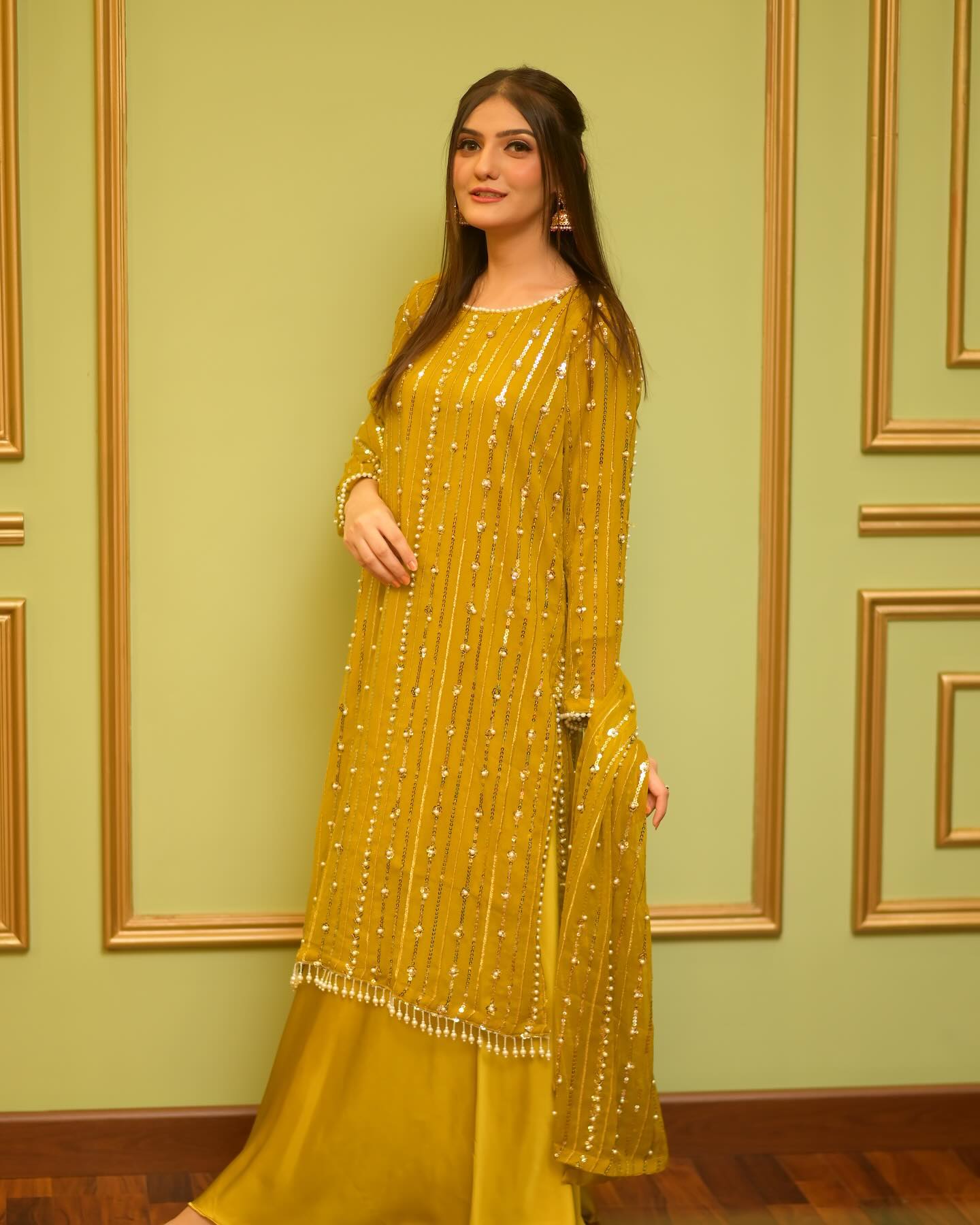 Hania Amir Pure Chiffon Perl Embroidery CS-4002