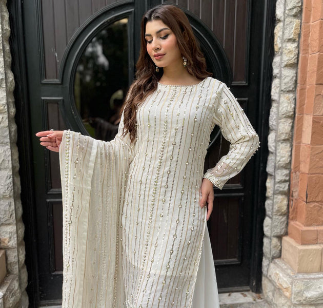 Hania Amir Pure Chiffon Perl Embroidery CS-4003